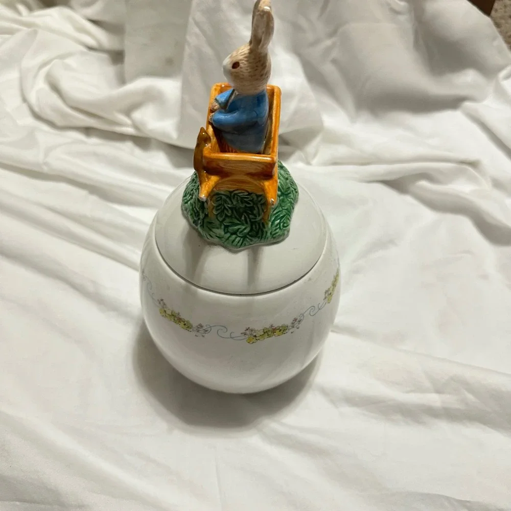 Peter Rabbit Cookie Jar White Excellent Ceramic Egg Wheelbarrow Jar Easter